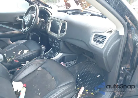 2018 Jeep Compass Latitude 4X4 из США, поврежденный, VIN 3C4NJDBB9JT245408